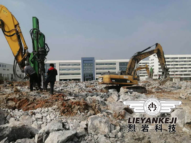 礦山巖石分裂機永州開發區菁蒿生物產業園現場